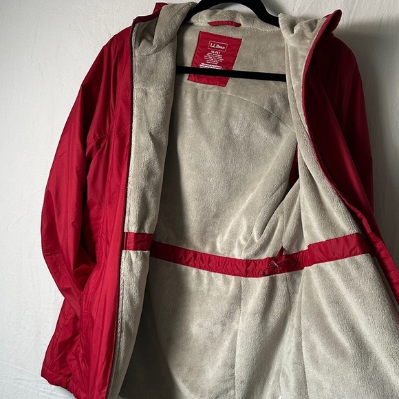 L.L. Bean Red Polyester Jacket - Picture 3 of 4